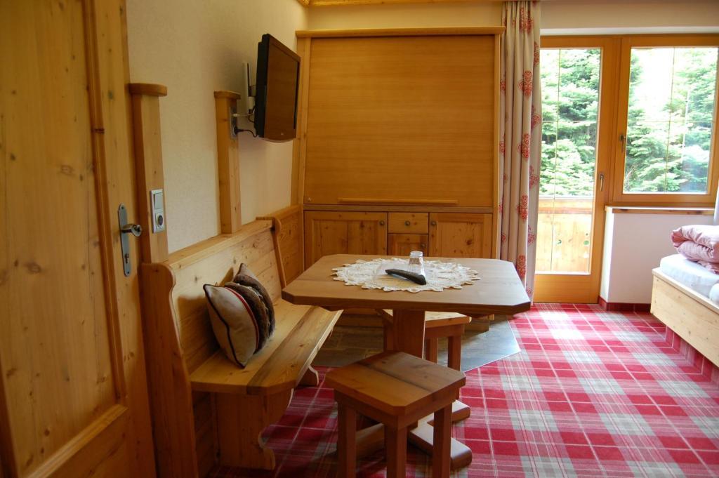 Hotel Schweizerhof Oberau Esterno foto